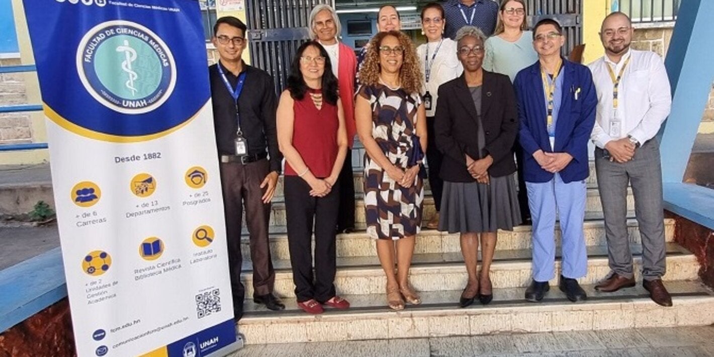 Equipos técnicos de la Facultad de Ciencias Médicas y la OPS/OMS Honduras