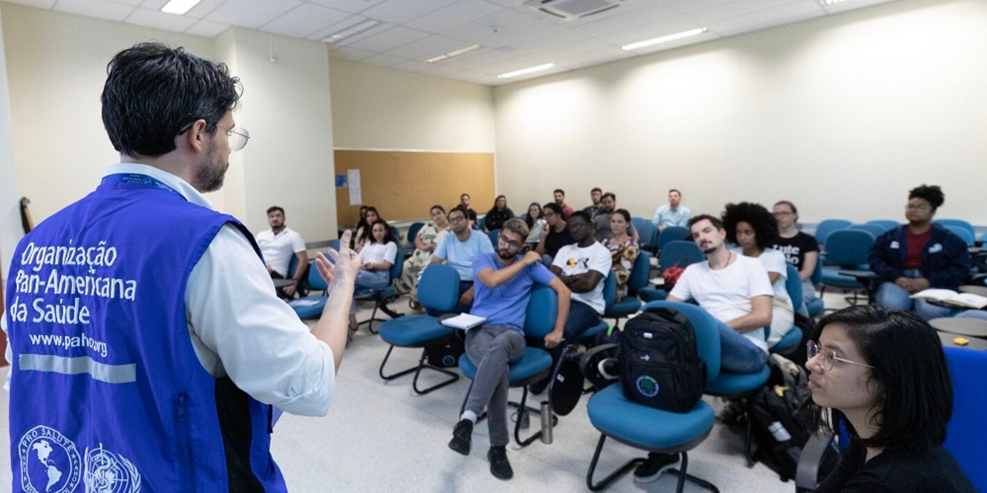 Aula de comunicação de risco para os alunos do EpiSUS-Avançado