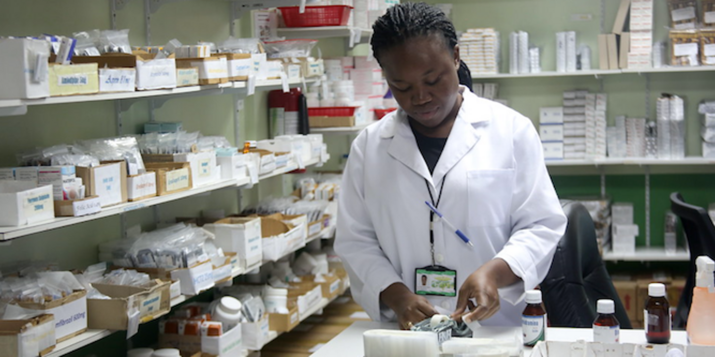 La OPS presenta la Herramienta para la evaluación de la calidad de la prestación de los servicios farmacéuticos 