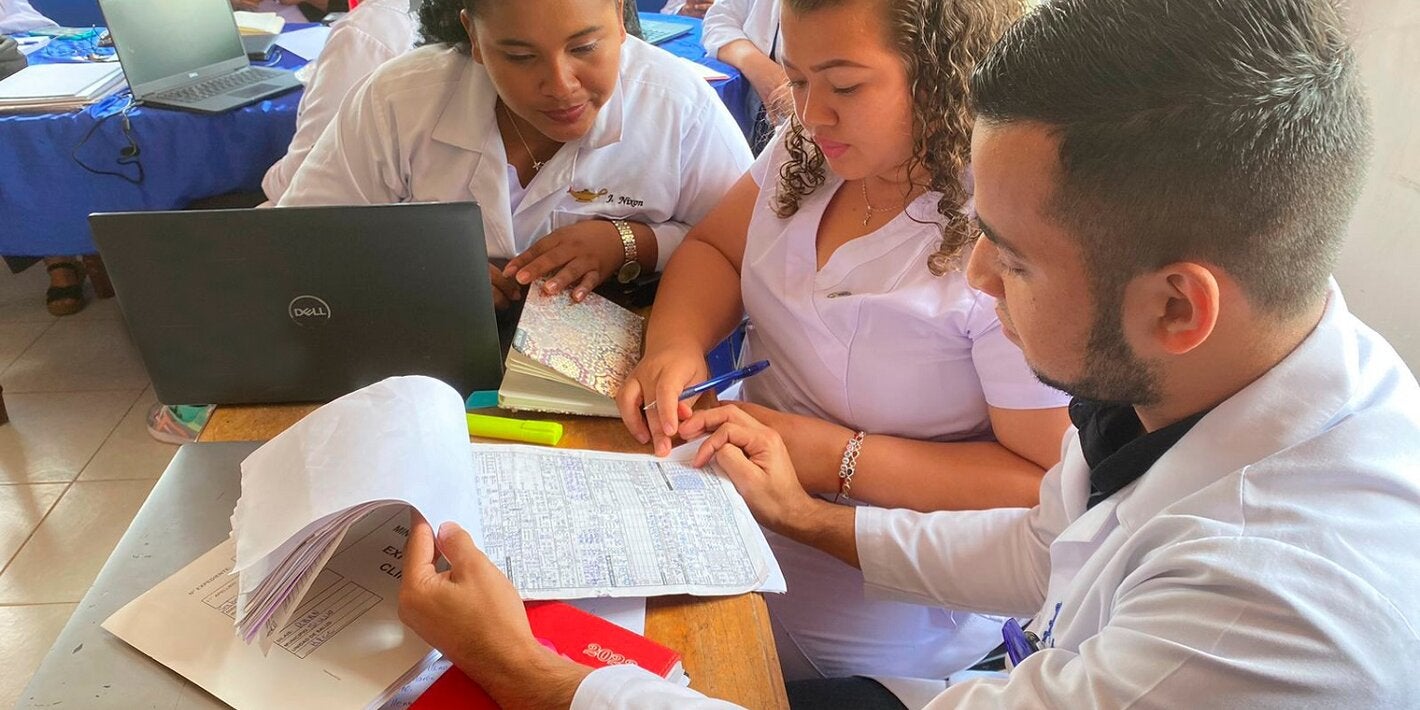 Fortalecimiento de capacidades en  atenc. integral a la madre y recién nacido