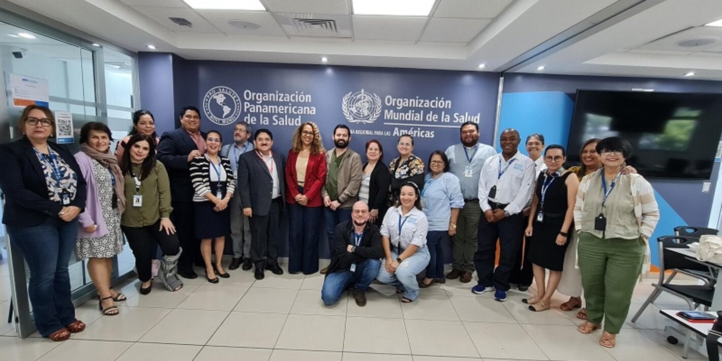 Equipos de Salud y de la OPS