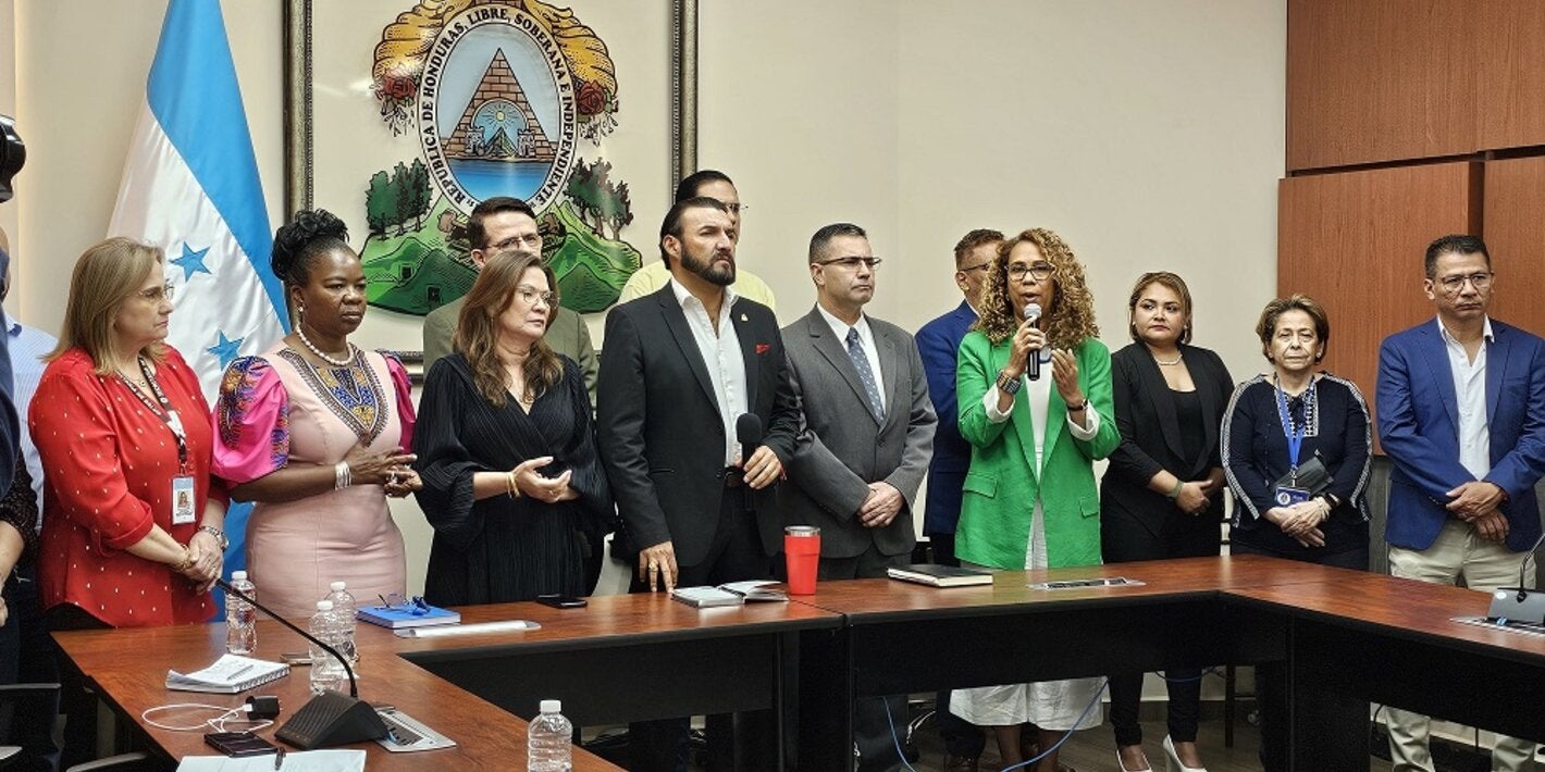 Ana Emilia Solís aboga por la lucha contra la tuberculosis ante Comisión de Salud del Congreso