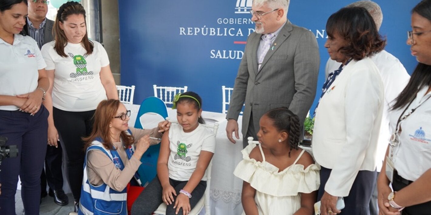 OPS conmemoró Día Mundial de la Prevención del Cáncer de Cuello Uterino junto al Ministerio de Salud con vacunación contra VPH