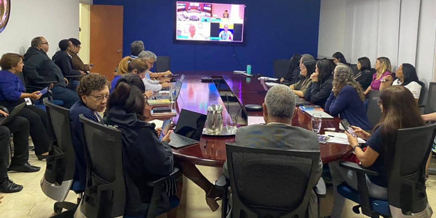 El lanzamiento de la semana de la vacunación fue seguida en vivo desde la oficina regional de la OPS en Caracas