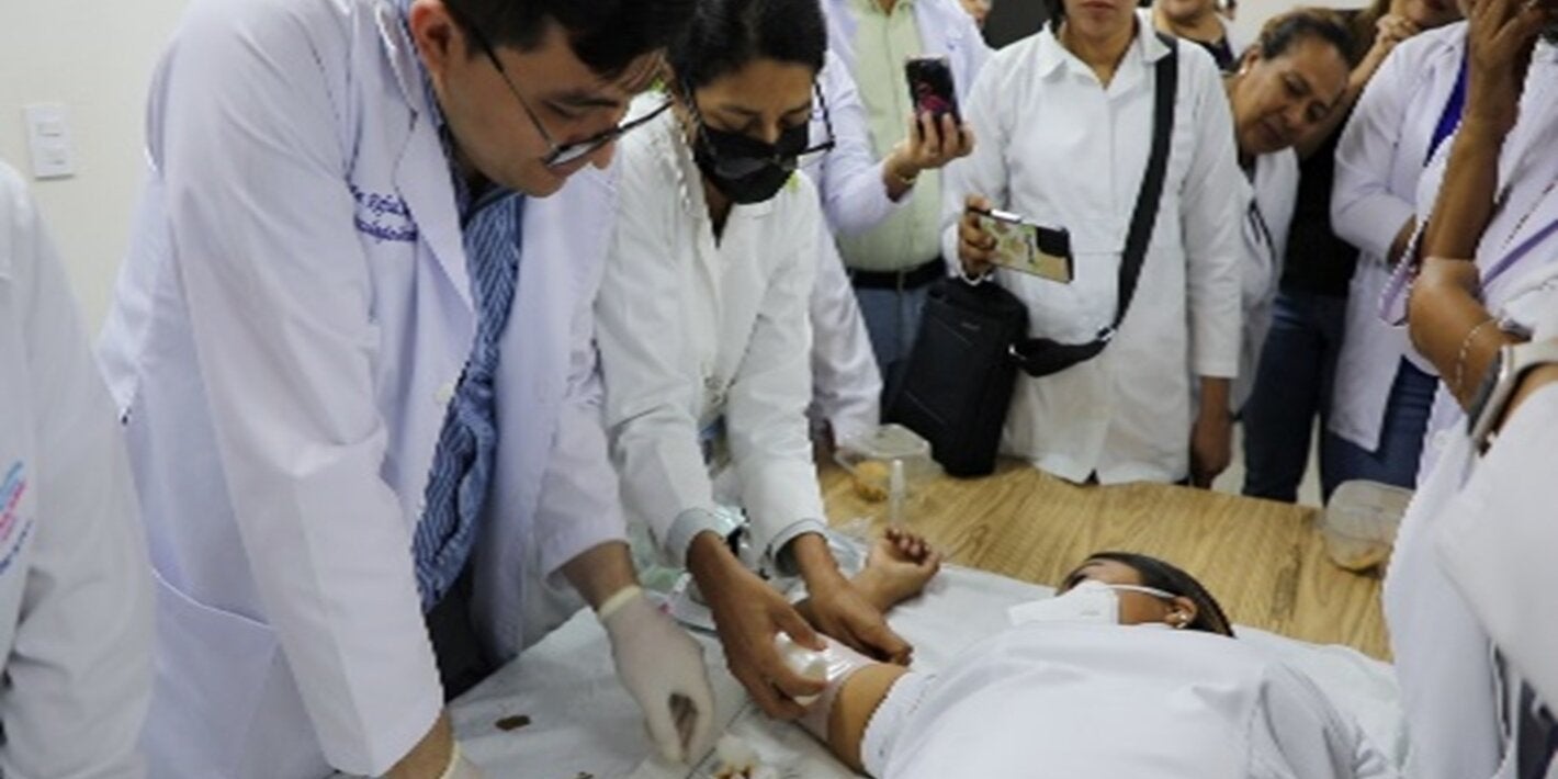 Demostración de inserción de implante