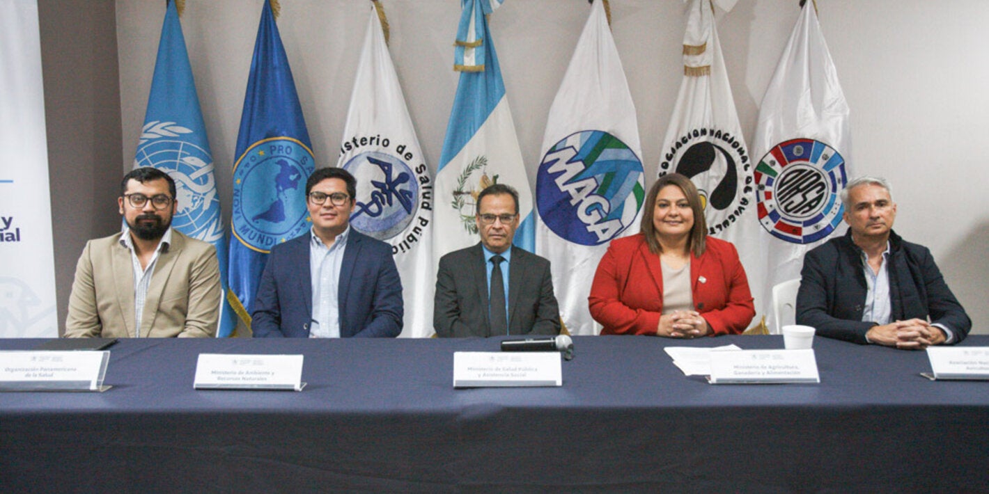 OPS brinda cooperación técnica a Guatemala para realizar una evaluación conjunta de riesgos para influenza aviar zoonótica a través del trabajo intersectorial entre salud humana, animal y ambiental