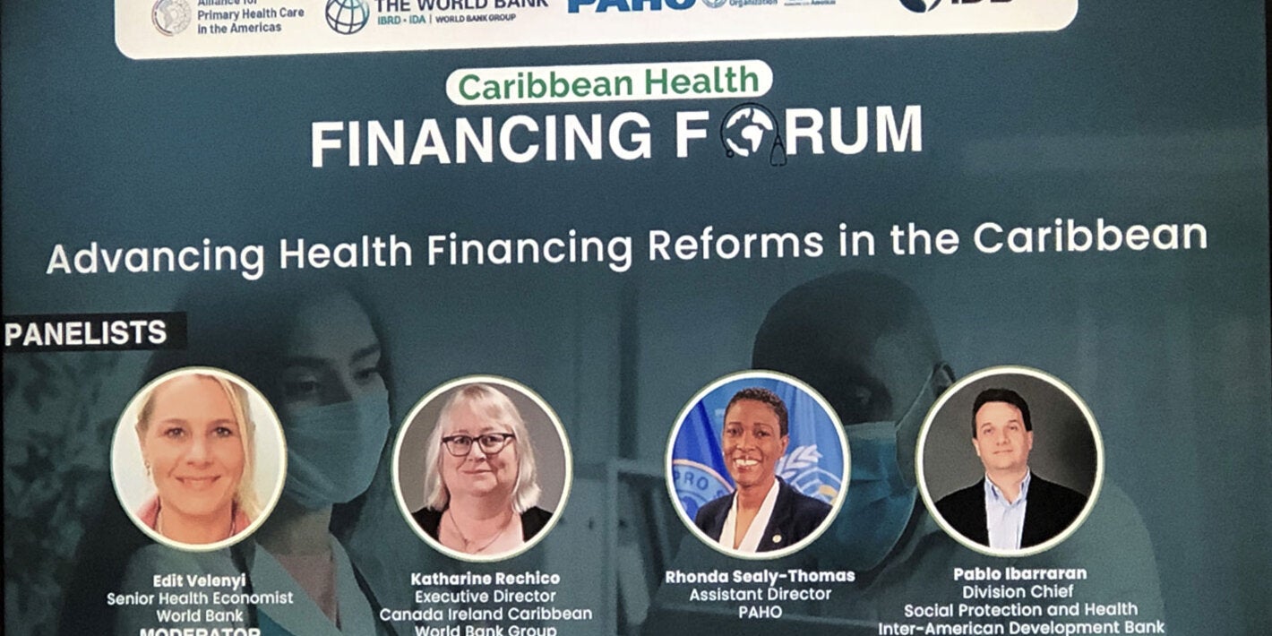 Arte con los nombres de los panelistas del foro