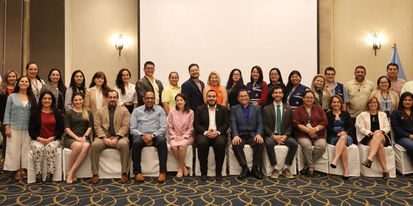 misión meningitis en El Salvador