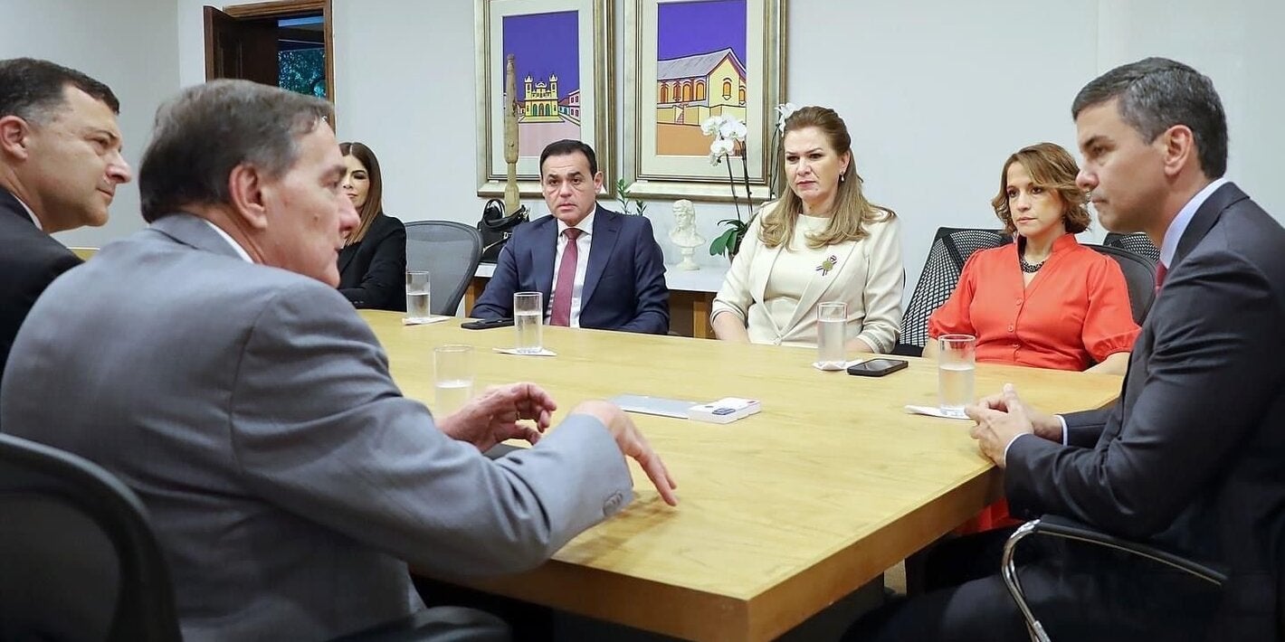 Jarbas Barbosa, fue recibido hoy por el Presidente de la República de Paraguay, Santiago Peña, para discutir temas prioritarios de salud para el país.