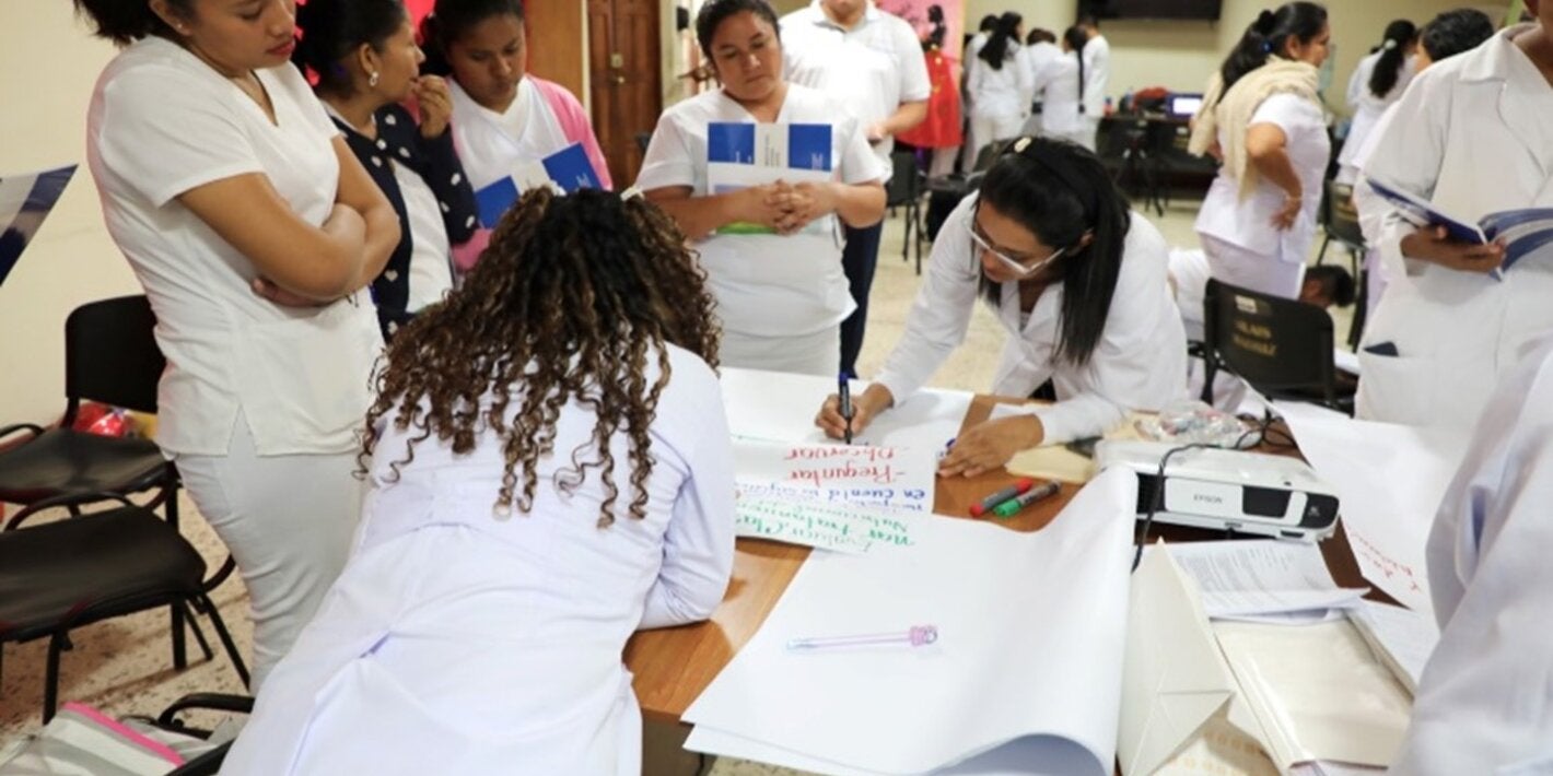 Fortalecimiento de competencias en personal de salud sobre salud del adolescente