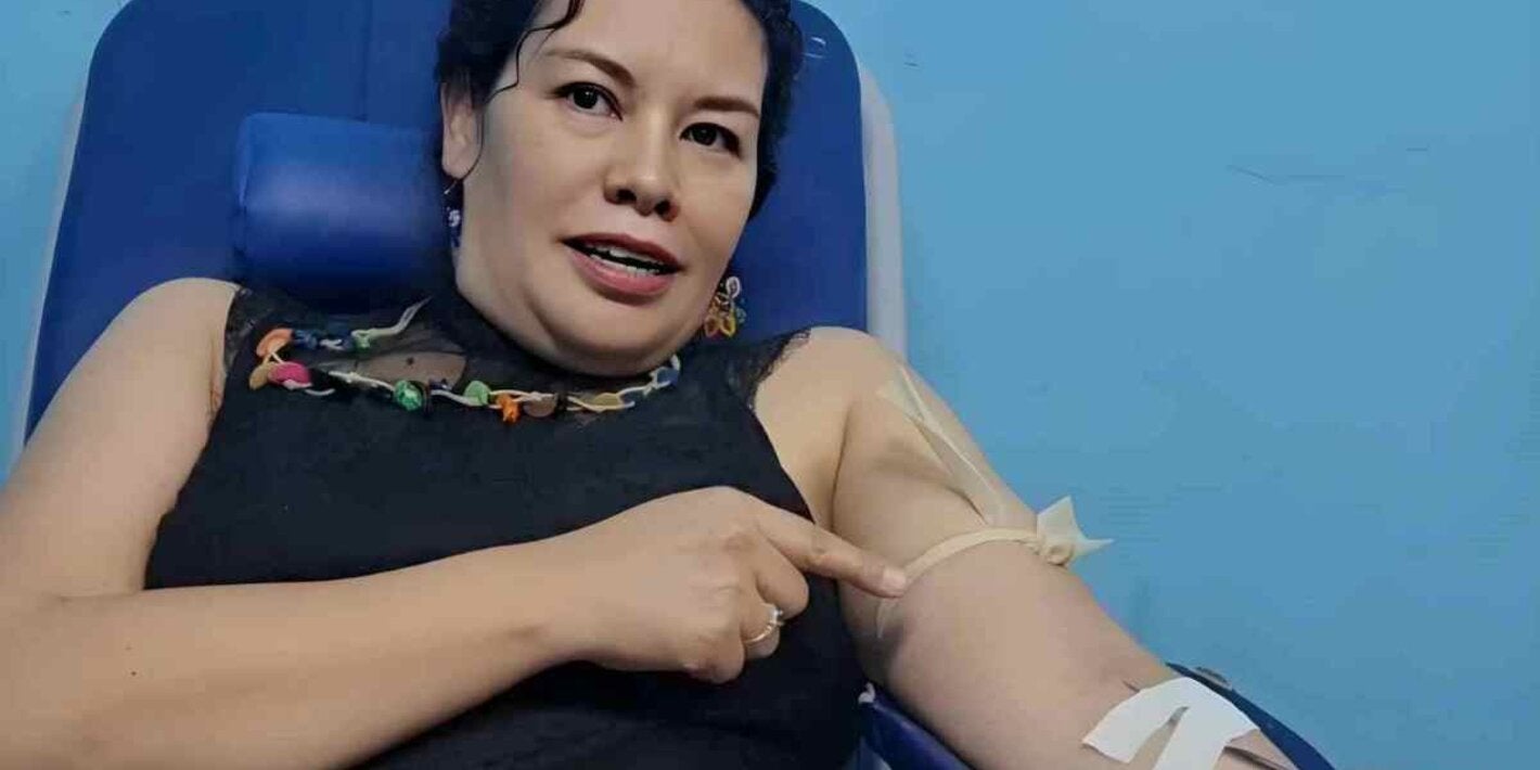 Daysi Núñez - donando sangre hnd