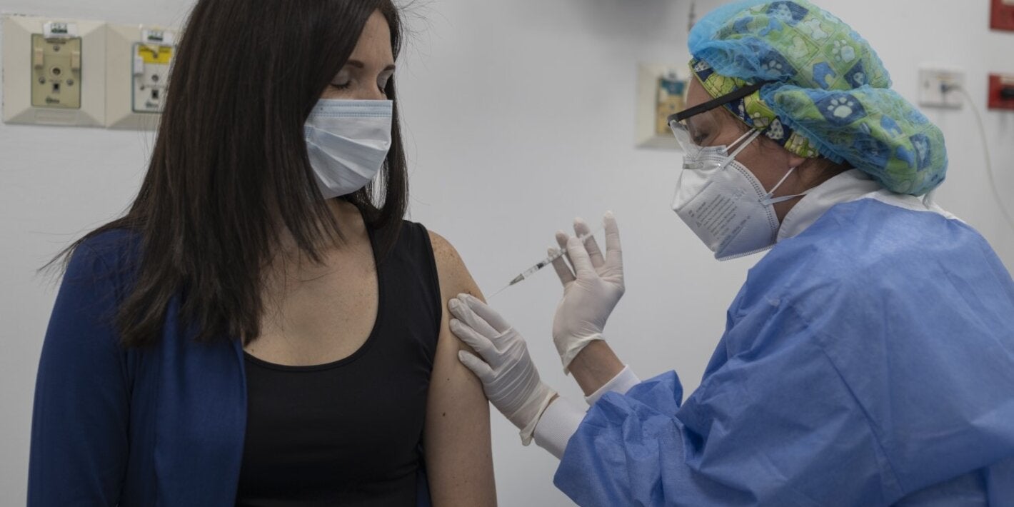 vacunación combatir resistencia antimicrobiana