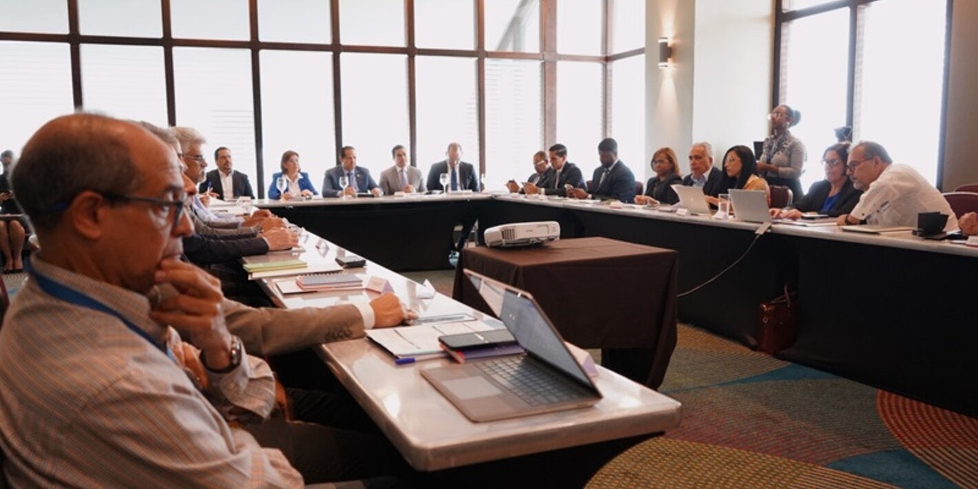 Ministerio de Salud se reúne con OPS para mejorar la atención primaria incorporando el abordaje de curso de vida