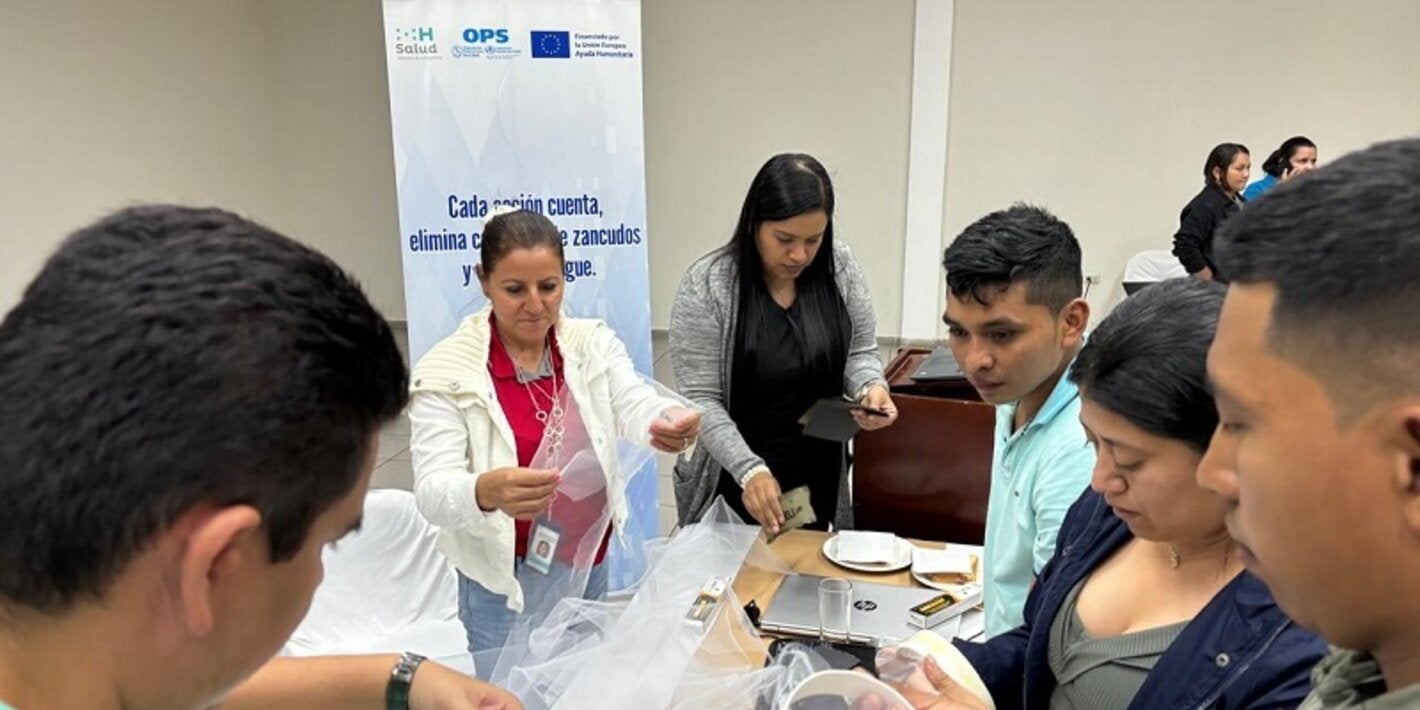 Promotores aprenden técnicas de control de vectores, con financiamiento de la UE