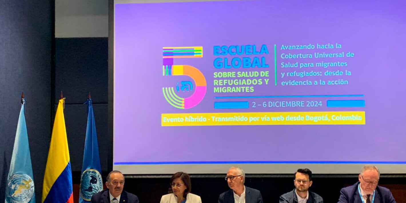 Mesa principal quinta escuela global de migrantes y refugiados presedida por el ministro y altas auoriodades de OPS y oms 