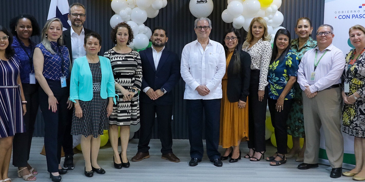 Fotografía grupal de participantes en la reunión técnica entre el MINSA, OPS, UNICEF, FAO, INCAP.