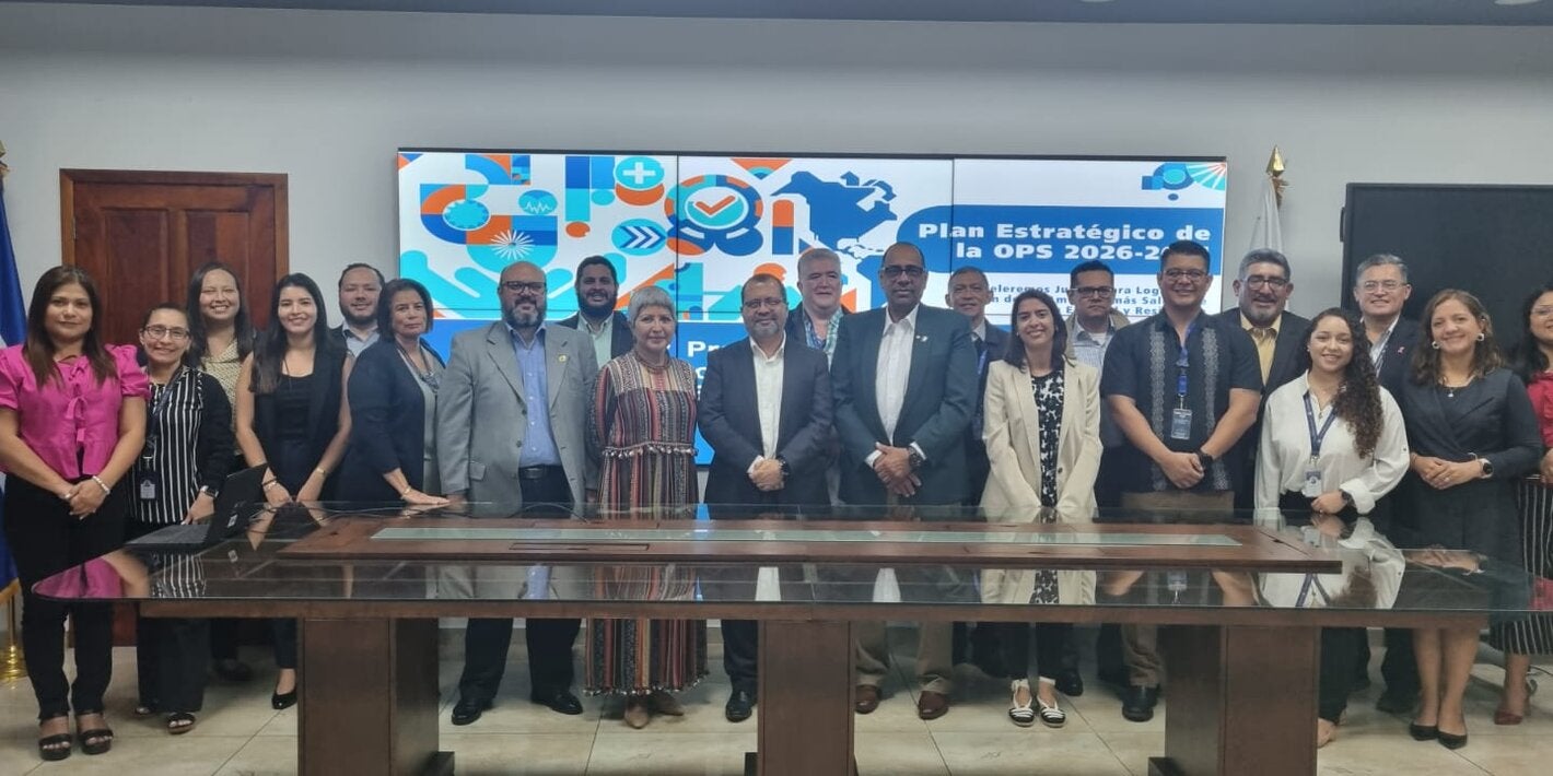 autoridades del ministerio de salud y ops