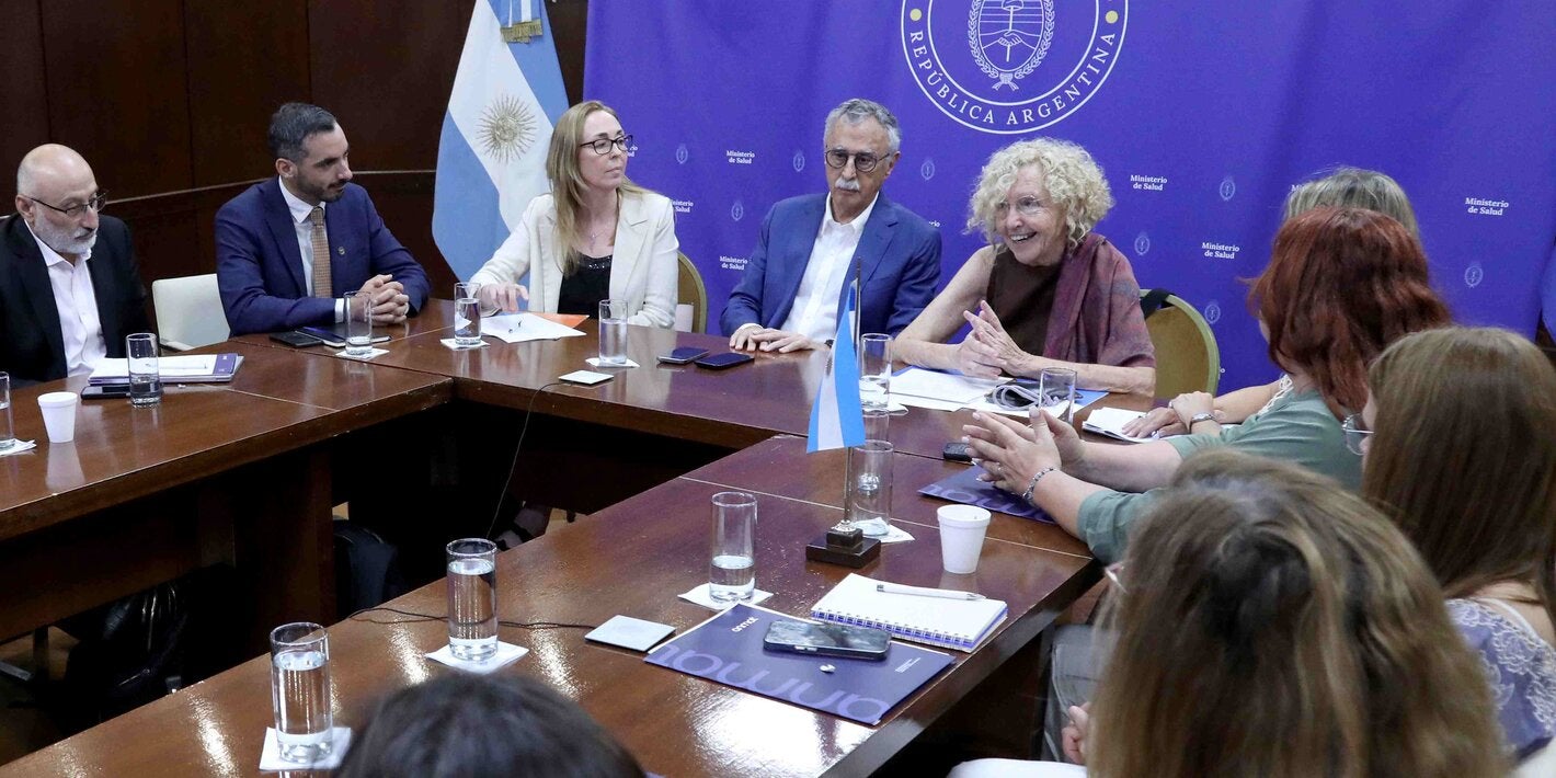 Photo of authorities and representatives at the closing of the conference.