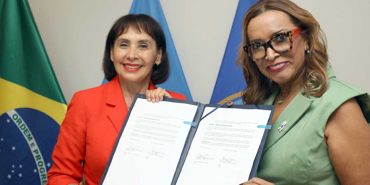 Socorro Gross, representante da OPAS e da OMS no Brasil e Marlene Oliveira, presidenta do Instituto Lado a Lado pela Vida