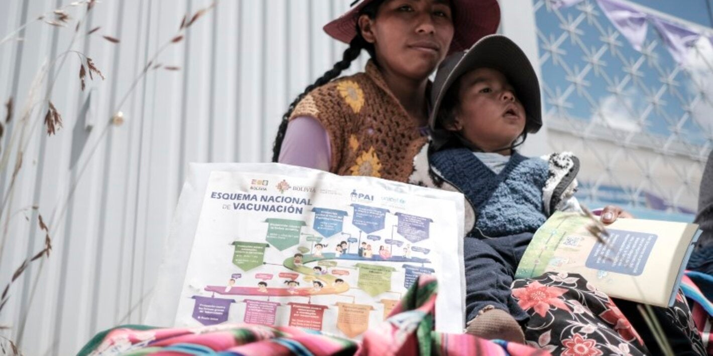 Madre boliviana con su hijo