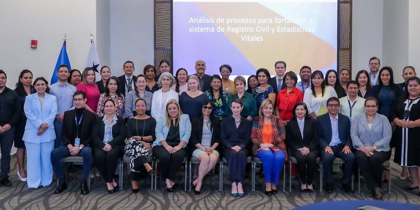 Fotografía grupal de los participantes en el taller nacional para impulsar la implementación de la Clasificación Internacional de Enfermedades (CIE-11).