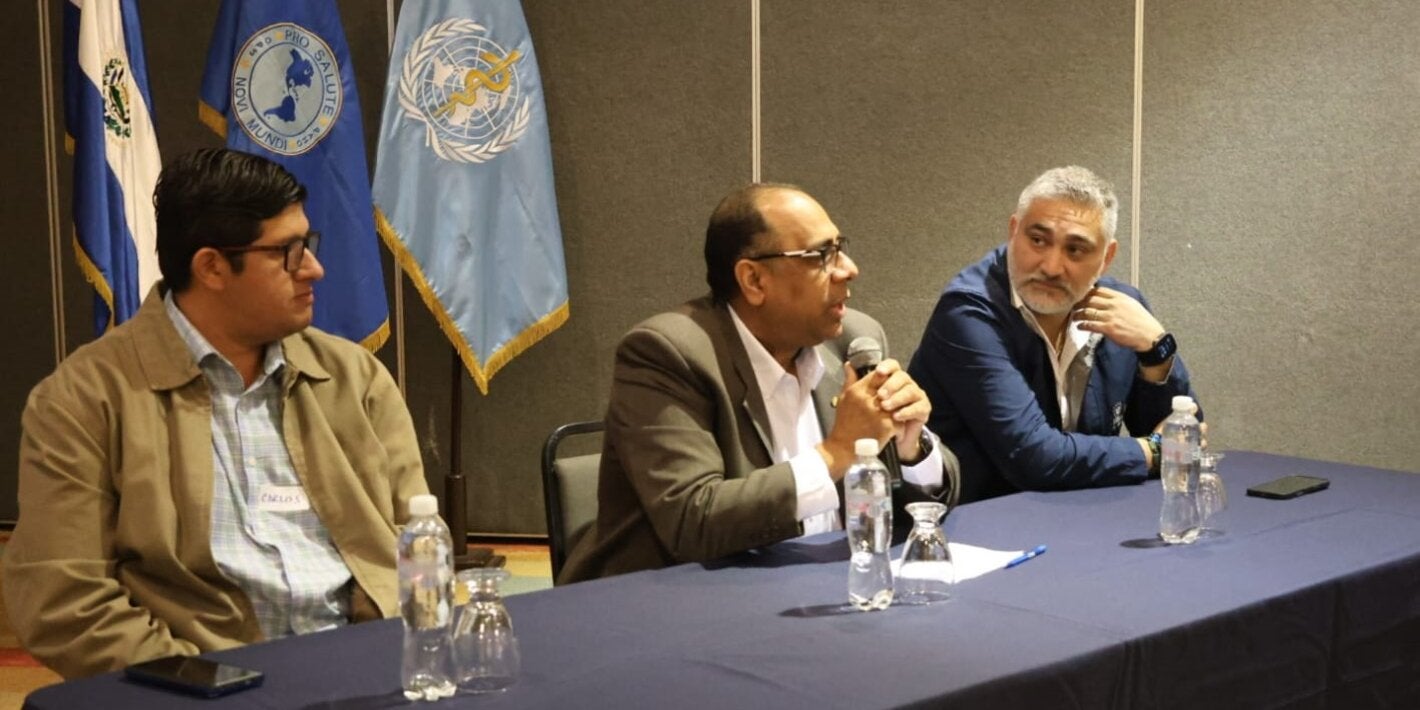 Inicio taller CICOM, autoridades de salud