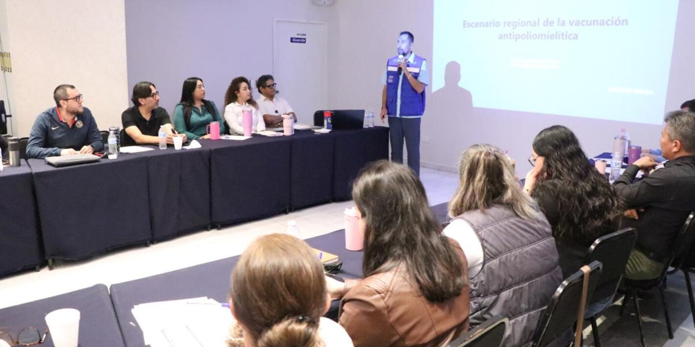 Personal de salud durante el desarrollo de ejercicios de simulación de evento o brote de polio 