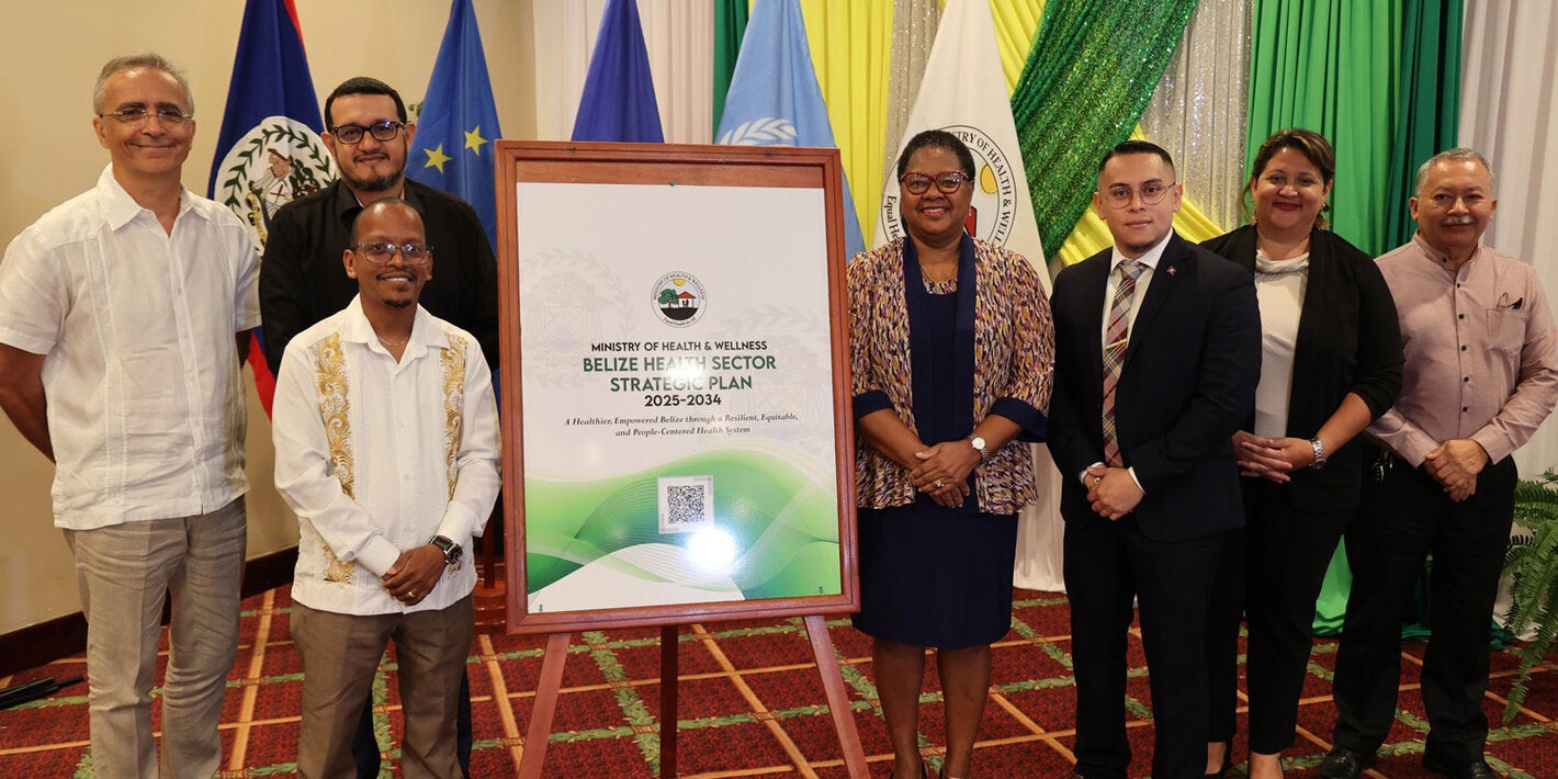 Group picture of PAHO/WHO Representative in Belize, European Union Team Leader in Belize, and the Minister and his team from the Belize Ministry of Health and Wellness.