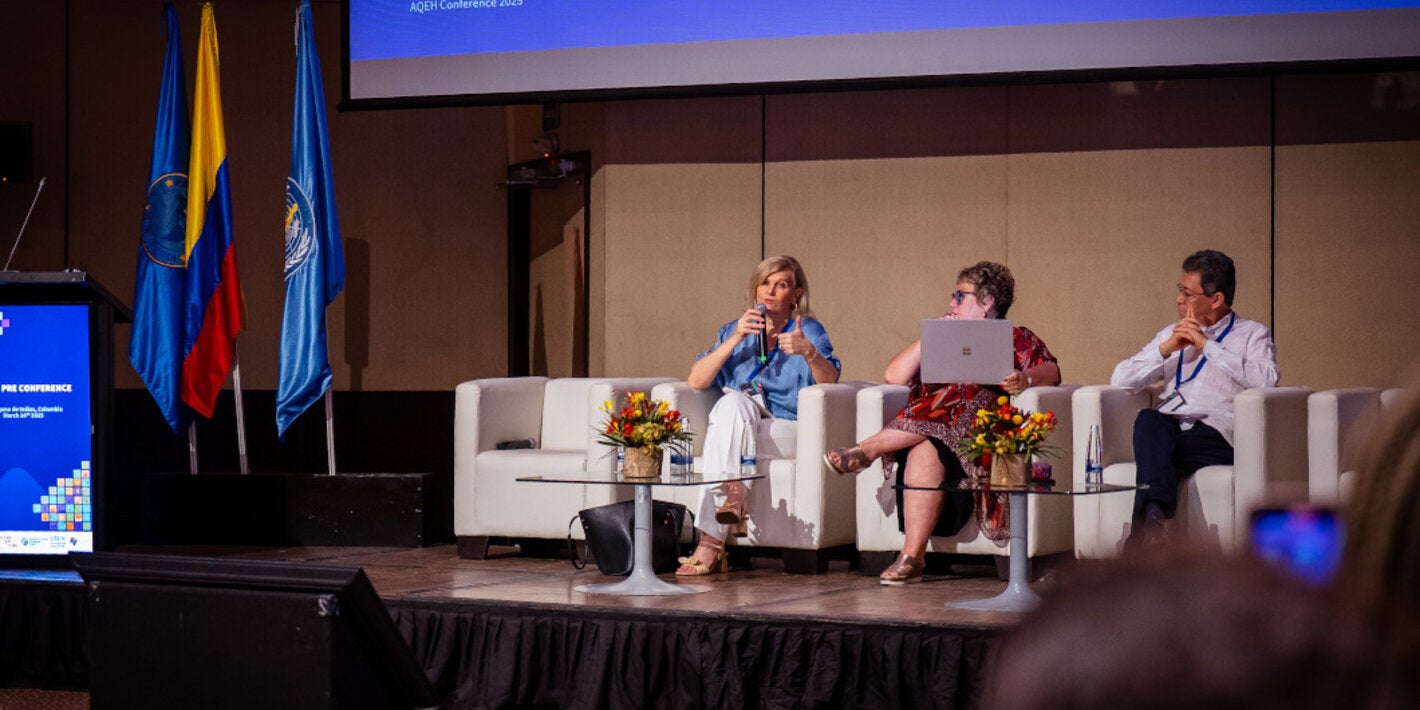 panel de Personas en la conferencia mundial del aire