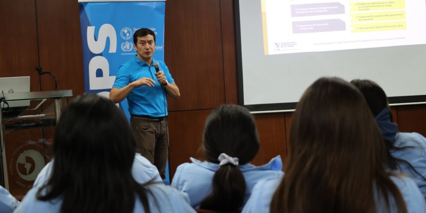 Funcionarios de la Secretaría de Salud del Municipio de Quito reciben capacitación de la OPS/OMS en Evaluación de Daños y Análisis de Necesidades en Salud