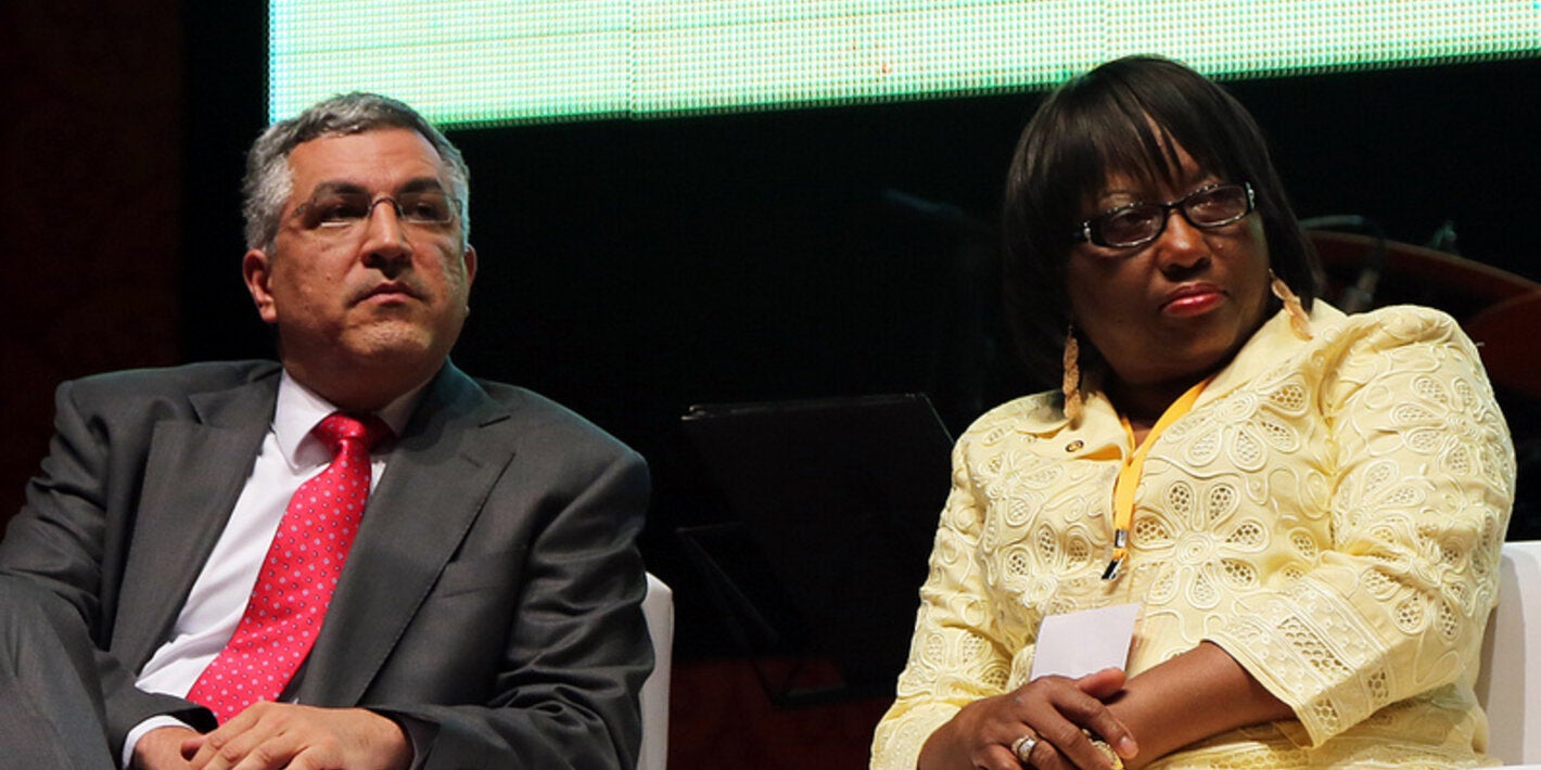 etienne durante la apertura del foro