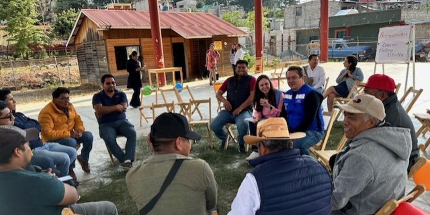 Reunión con comunidades en México.
