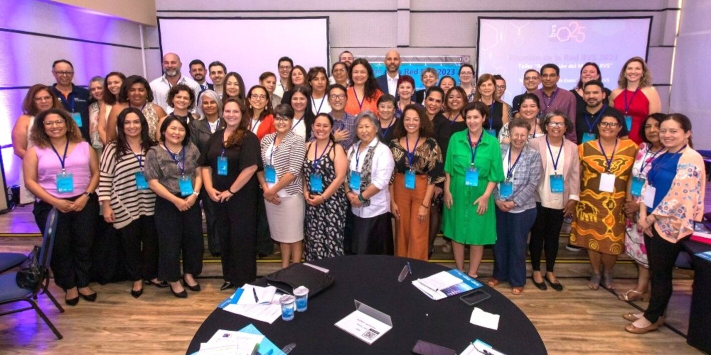 Equipo de BIREME con integrantes de la Red BVS de América Latina y el Caribe, reunidos en São Paulo (Brasil), en noviembre de 2023.