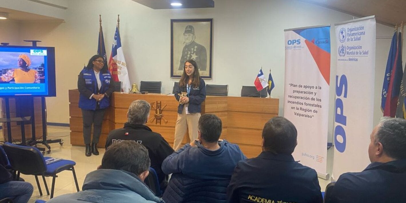 •	El taller reunió a 100 asistentes de entidades gubernamentales, fuerzas armadas, bomberos, equipos sanitarios y comunicadores.
