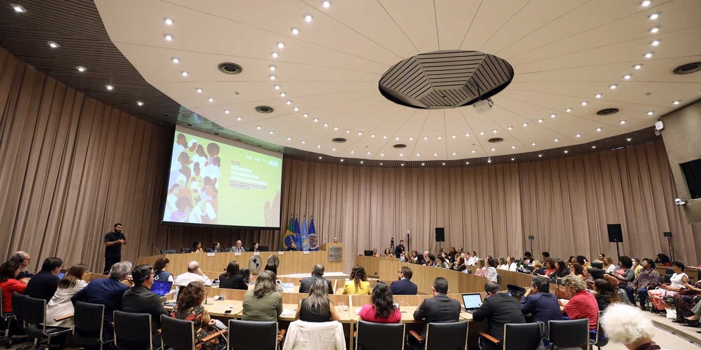 mesa de abertura oficina