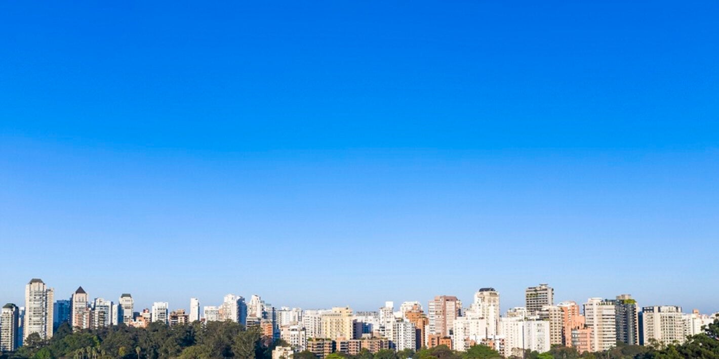 Cielo azul sobre Sao Paulo