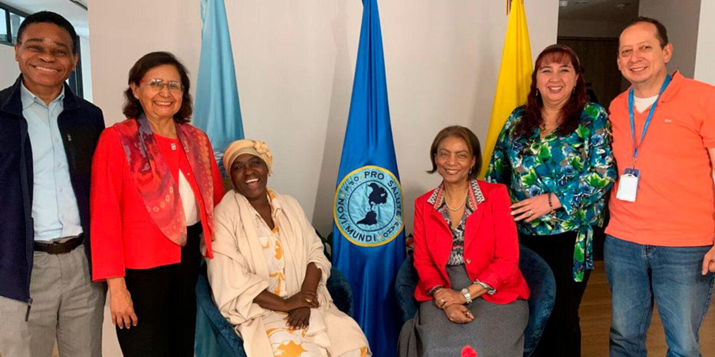 panel participante y grupo apoyo audiovisual. Encabezado por la PWR y el ADMO