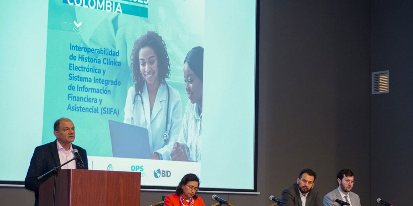 Mesa principal dando apertura a la Historia clinica electronica