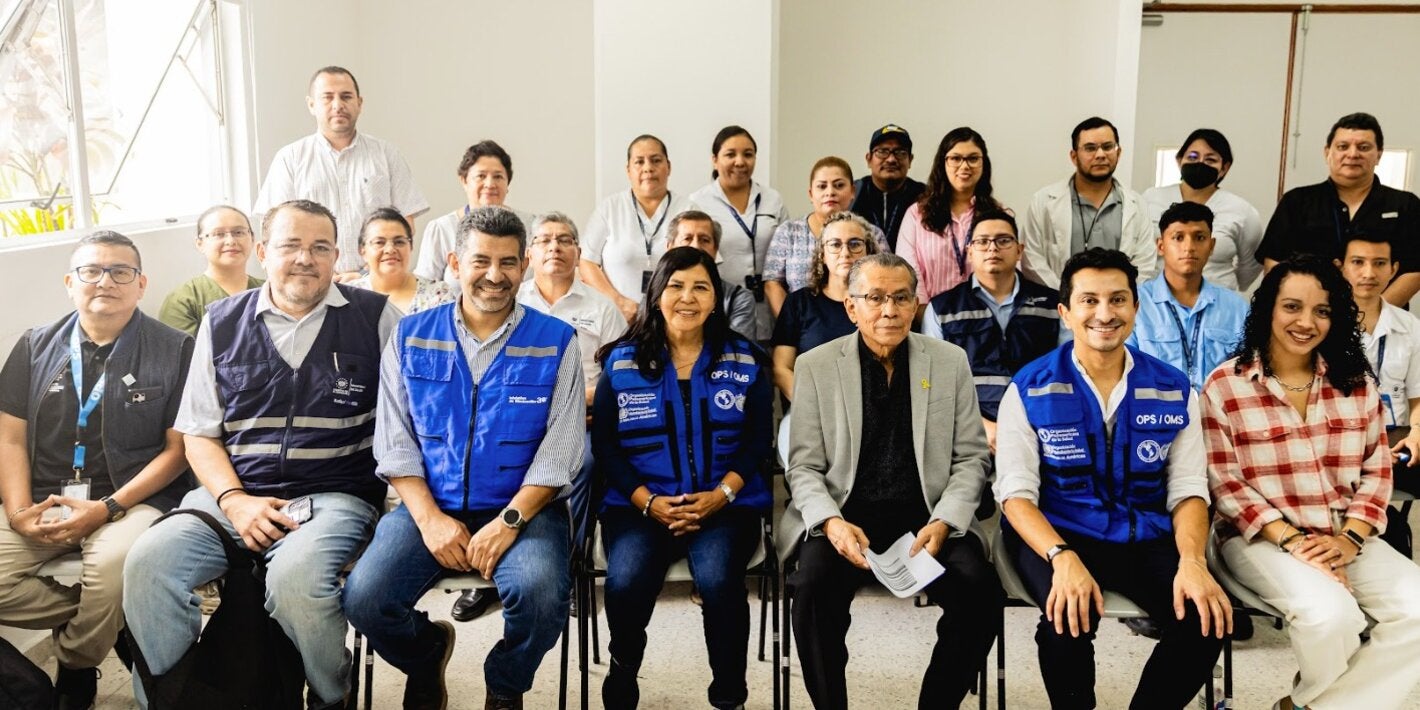 Expertos visitan Hospital Nacional de la Mujer