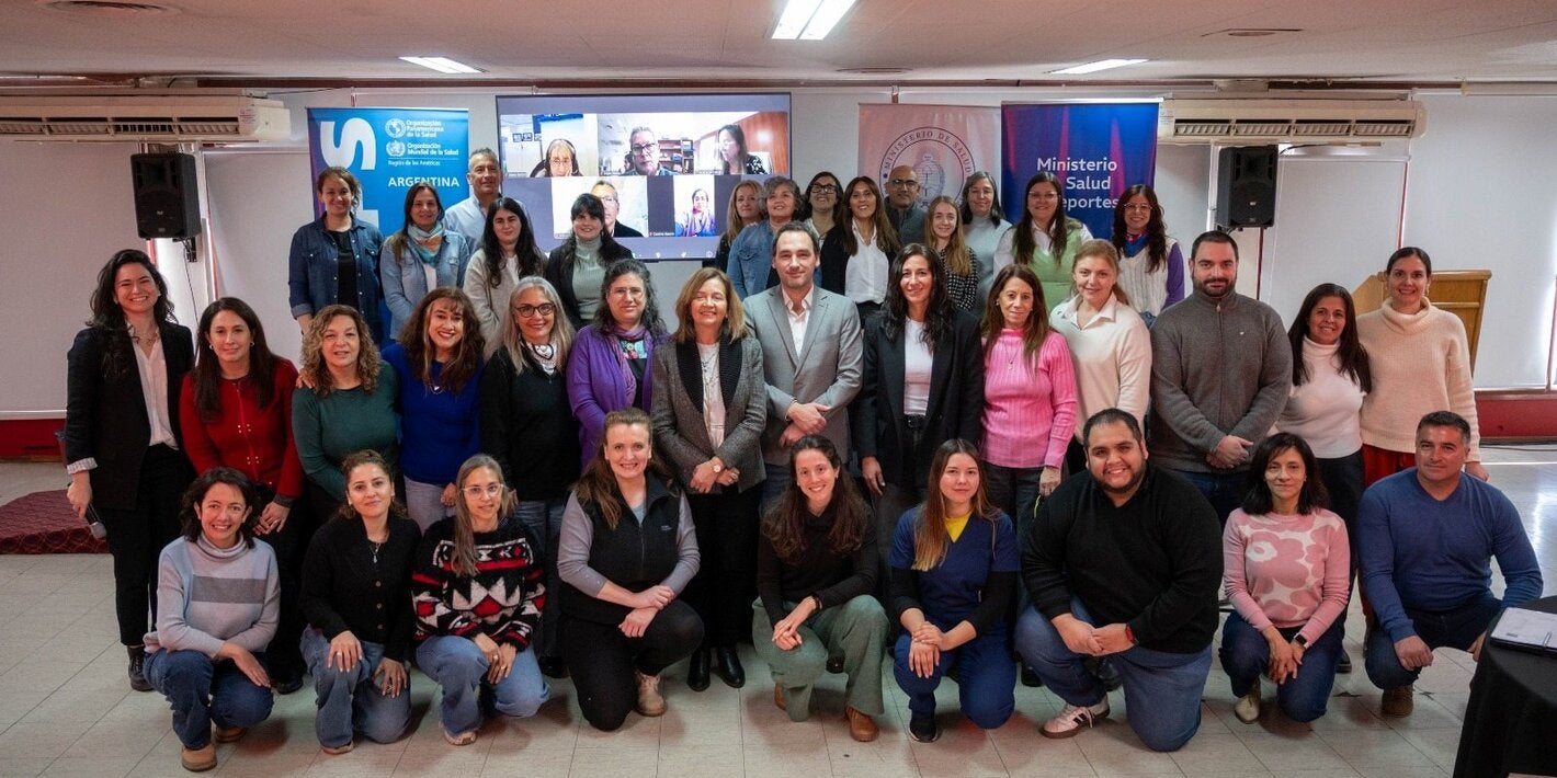 Foto grupal de los participantes del curso