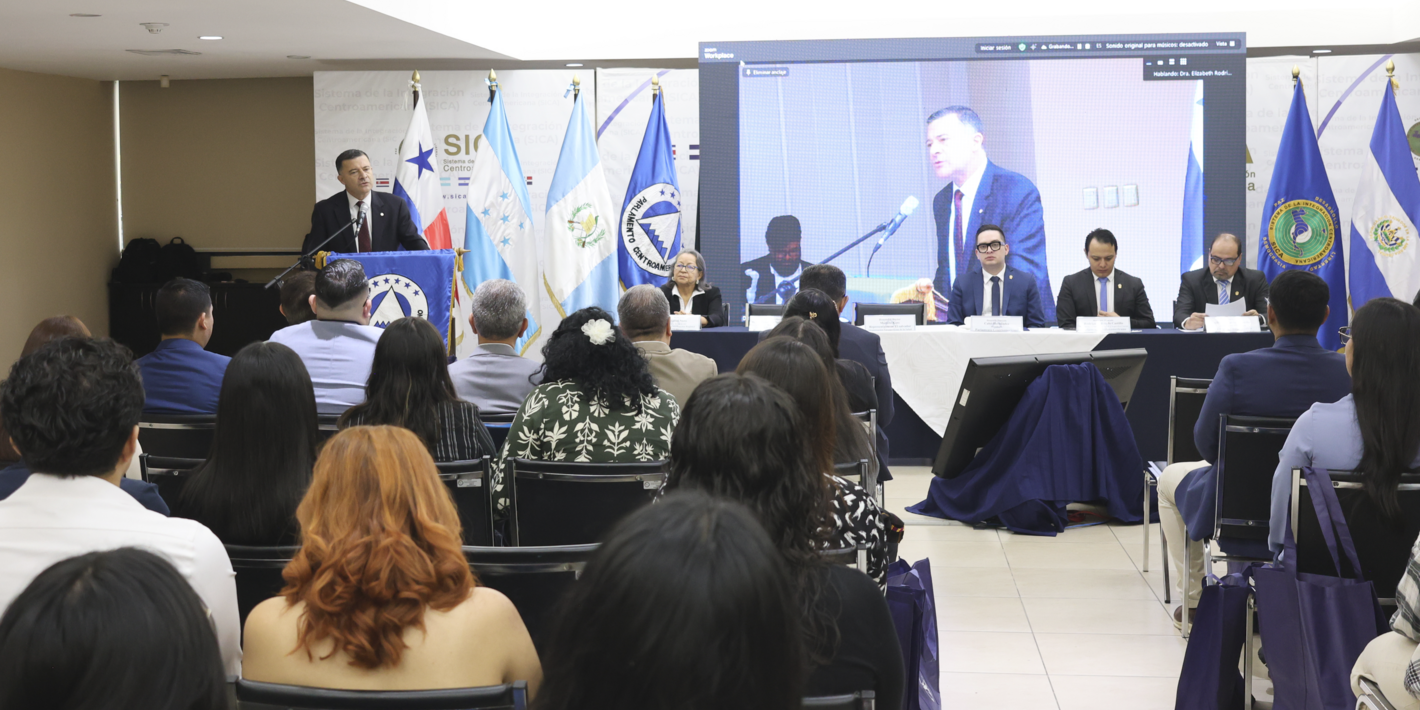 Primer foro Parlacen y OPS