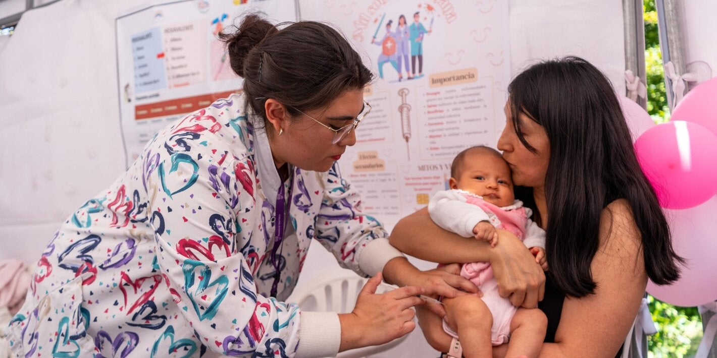 Jornada de inmunización con nueva vacuna hexavalente