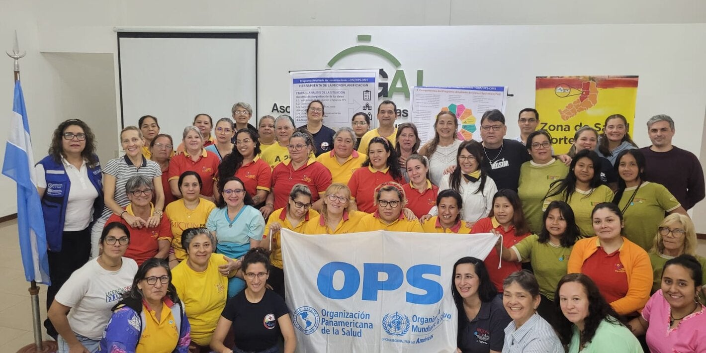 Foto grupal de participantes