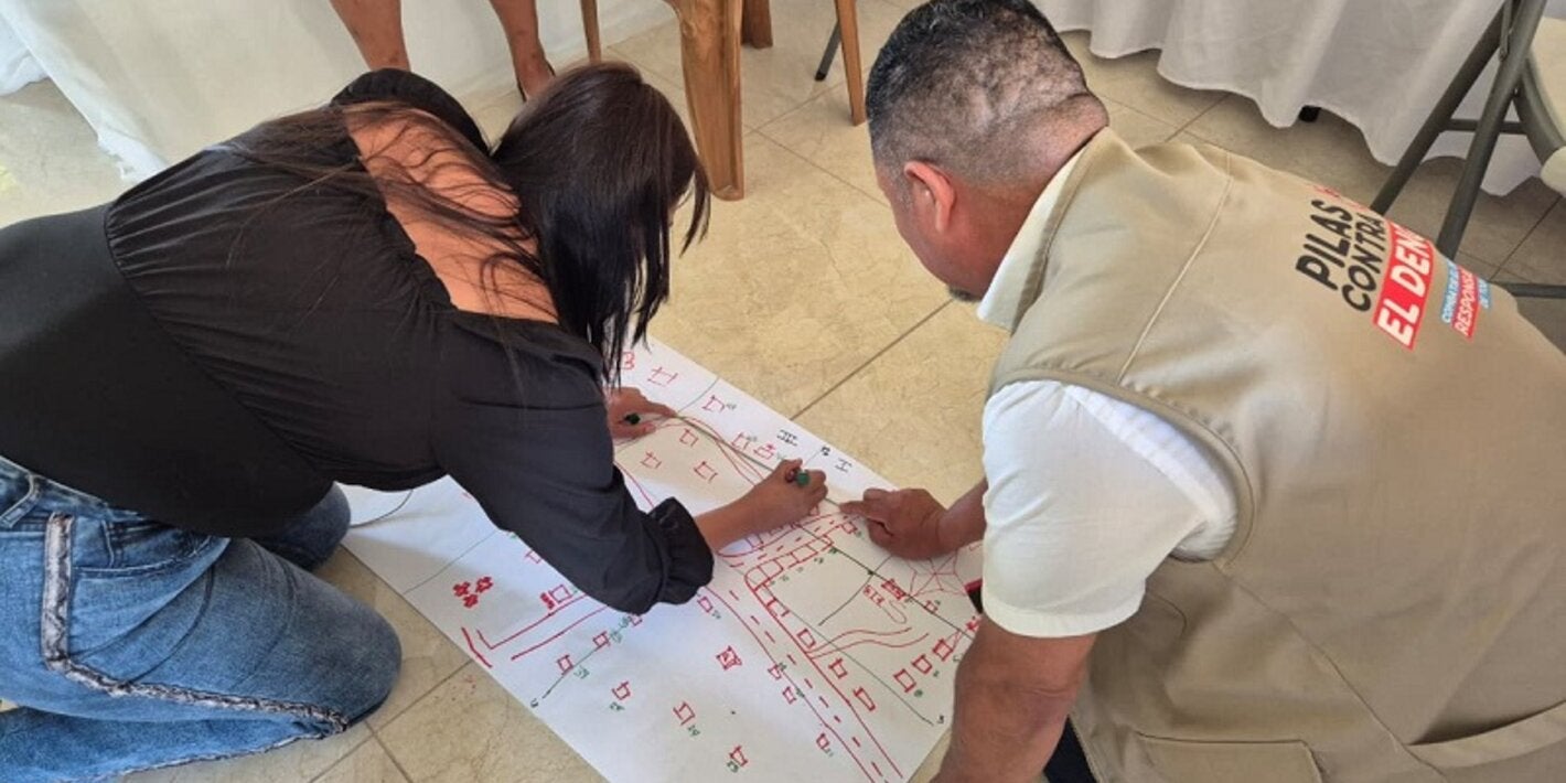 equipo local trabajando