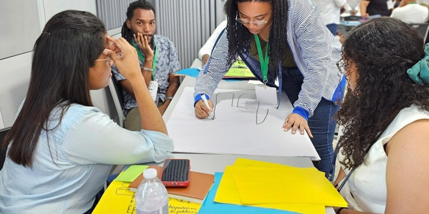 Jóvenes universitarios en diálogo de saberes