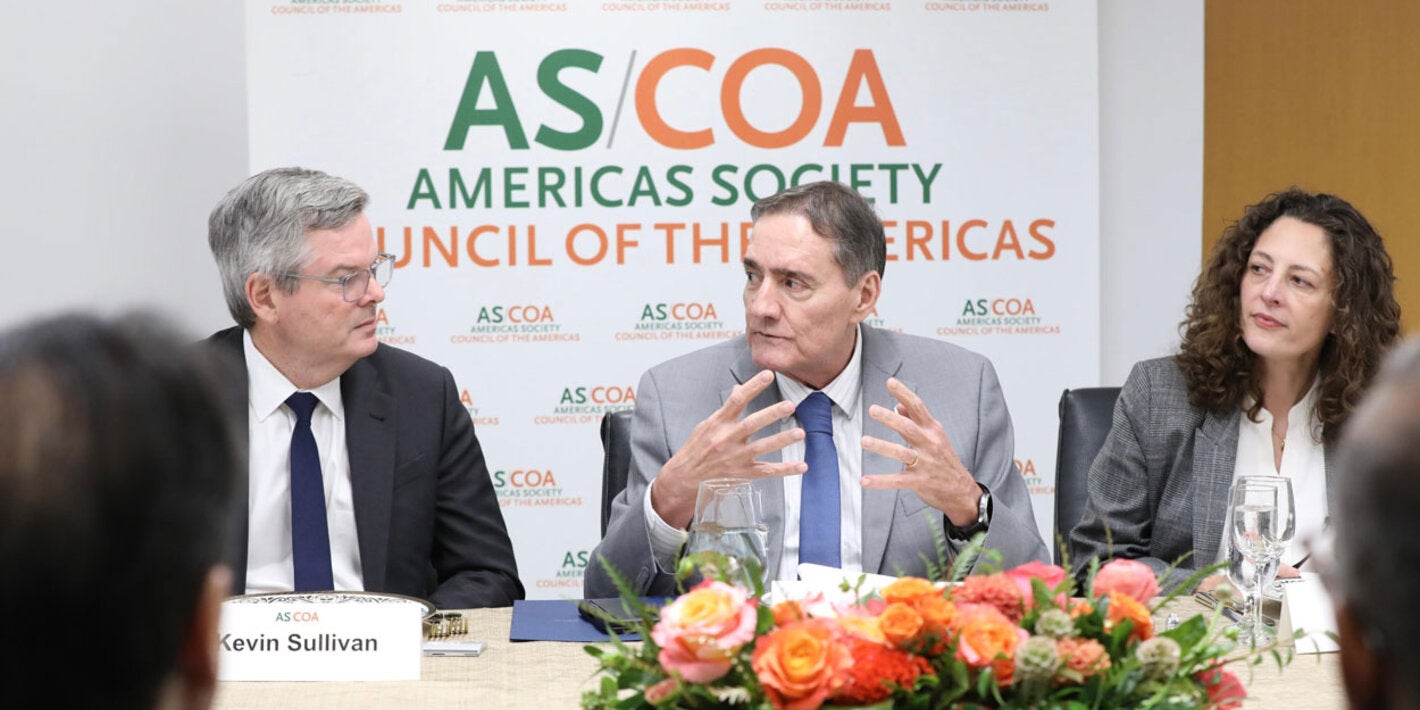 Director Dr. Jarbas Barbosa met on Wednesday October 1 with members of the Council of the Americas’ Healthcare Series leadership group and with health authorities from Argentina, Brazil, the Dominican Republic, Guyana, and Panama to advocate for stronger cooperation in health financing and security.