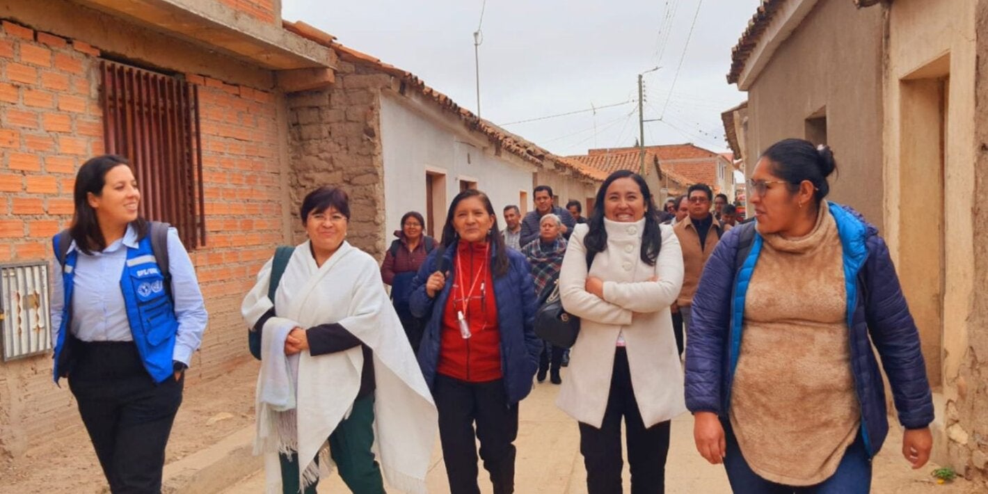 Personal de centros de salud en Bolivia