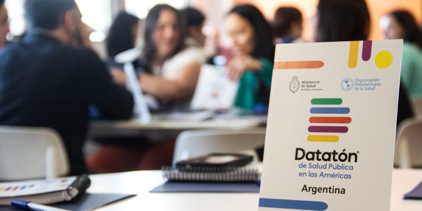 cartel que identifica al Datatón de Salud Pública en las Américas en Argentina 2025