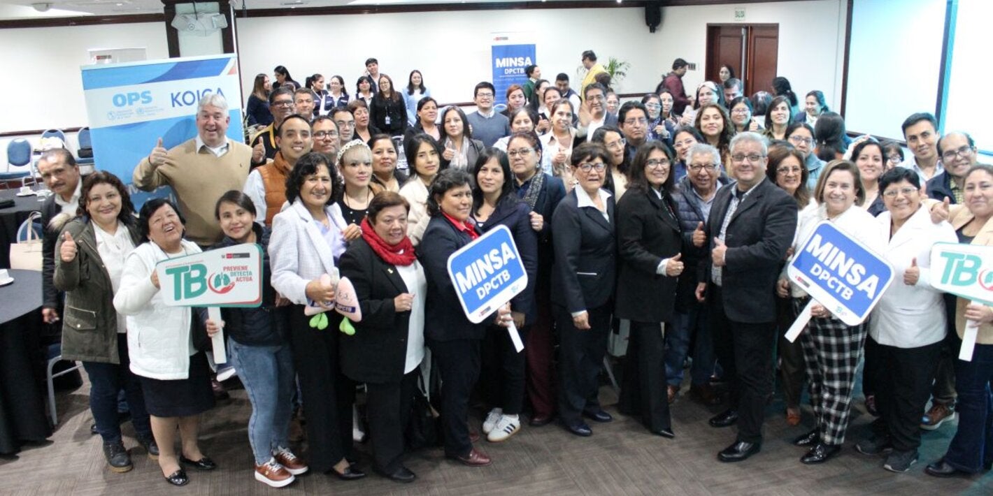 Personal de salud en capacitación para una mejor respuesta frente a la tuberculosis