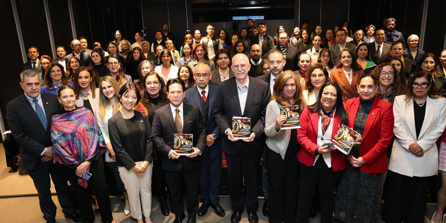 Participantes de la presentación de las Guías Alimentarias Saludables y Sostenibles para la Población Mexicana 2025-2030 